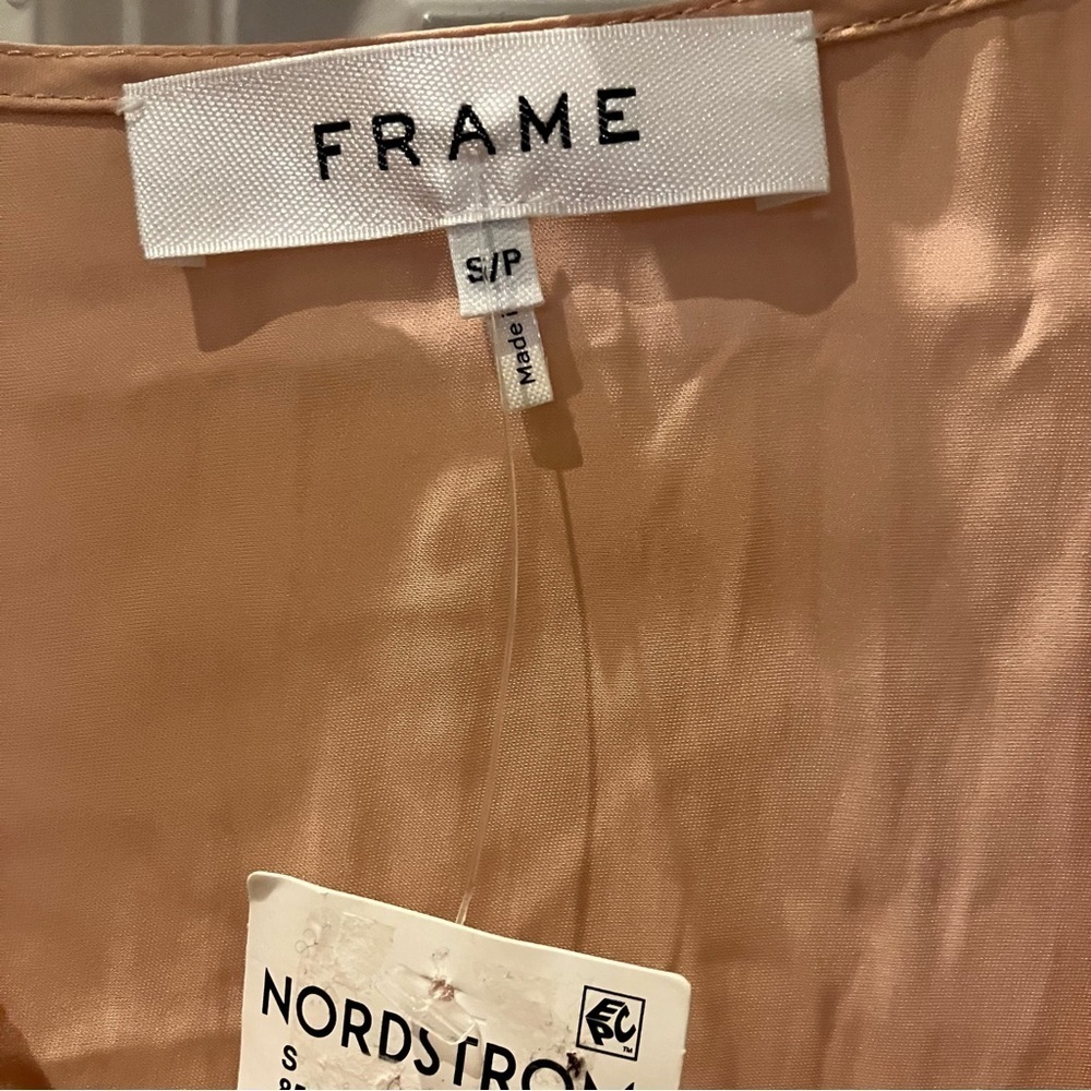 NWT Frame Short Sleeved V-neck Ruched Button Down Blouse in Pink Small - Picture 5 of 7